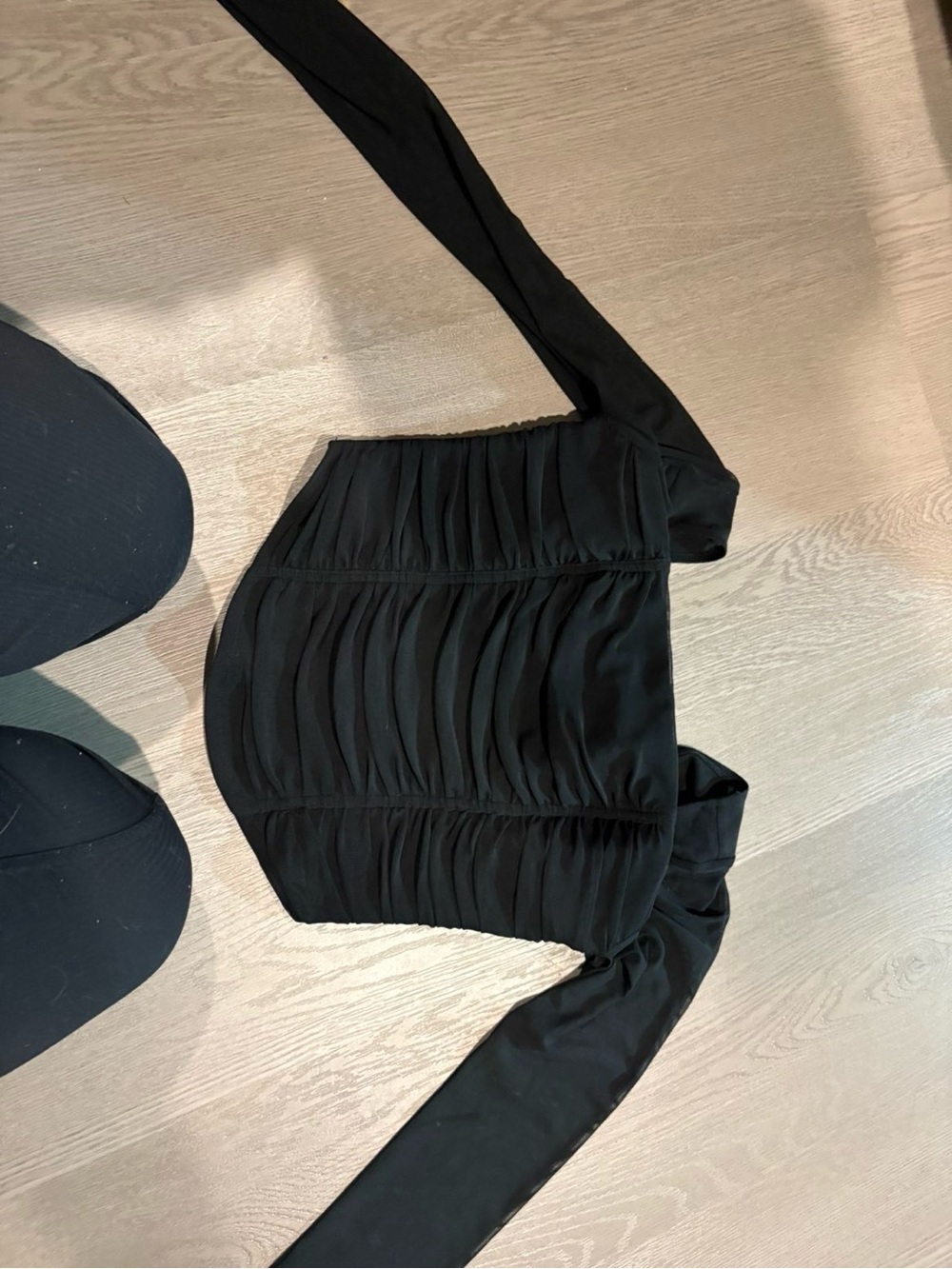 Abercrombie & Fitch Black Ruched One-Shoulder Crop Top